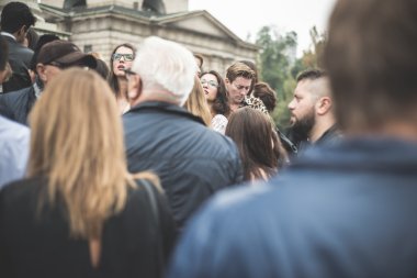 eksantrik ve şık insanlar Milano Moda haftasında 2014