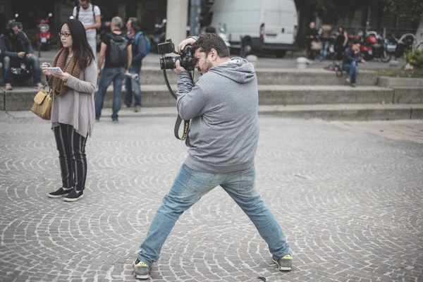 Επαγγελματιών φωτογράφων κατά τη διάρκεια της εβδομάδας μόδας του Μιλάνο 2014 — Φωτογραφία Αρχείου