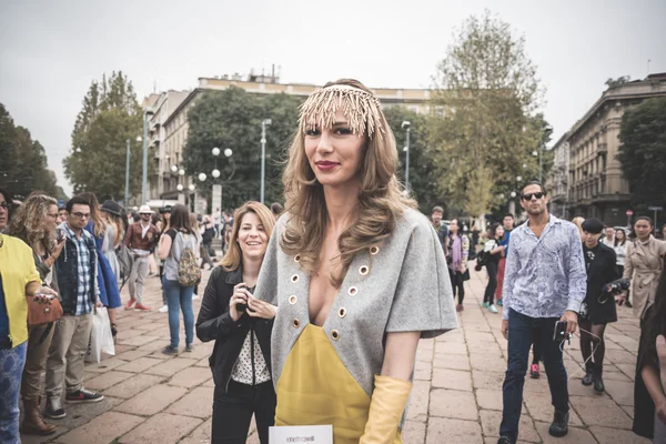 ミラノ ・ ファッション ・ ウィーク 2014年偏心、ファッショナブルな人々 — ストック写真