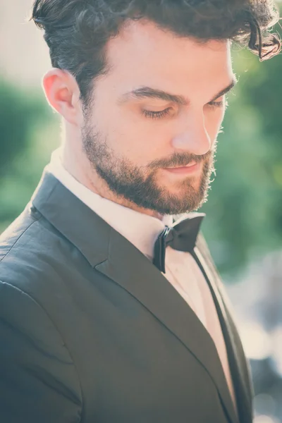 Schöner Hipster moderner eleganter Mann — Stockfoto