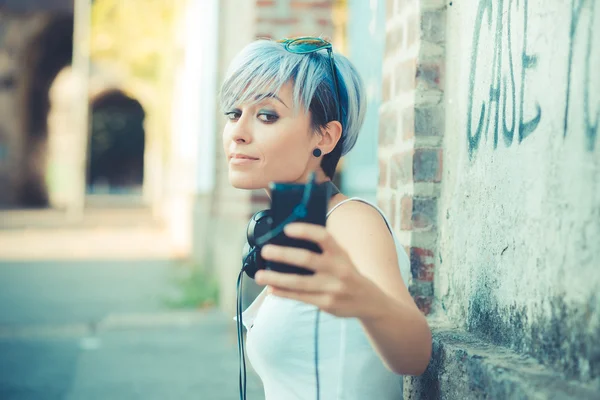 Hipster woman with headphones music — Stock Photo, Image