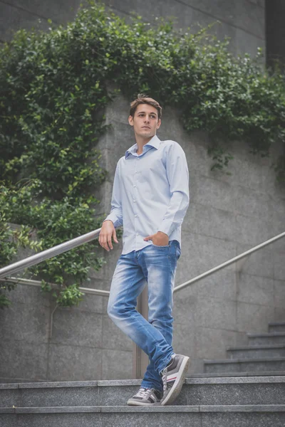 Ung modell hansome blond man — Stockfoto