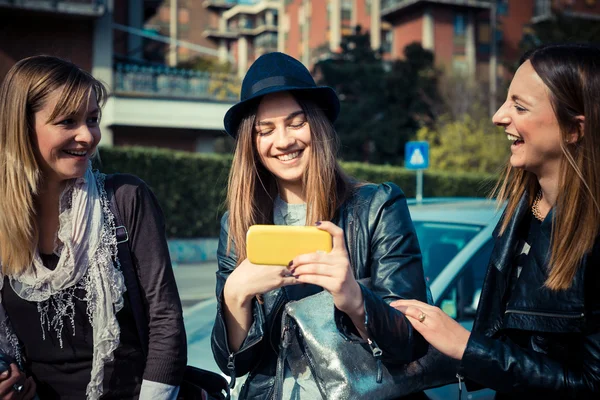 Three beautiful friends authentic — Stock Photo, Image