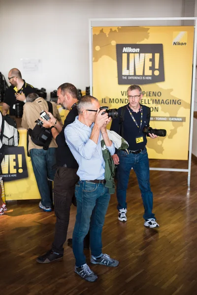 Nikon live in Mailand — Stockfoto