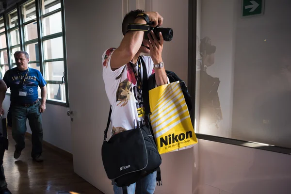 Nikon live in Mailand — Stockfoto