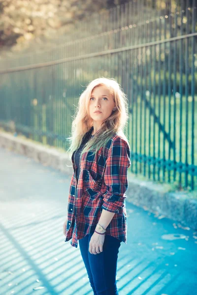 Beautiful young blonde hair woman hipster — Stock Photo, Image