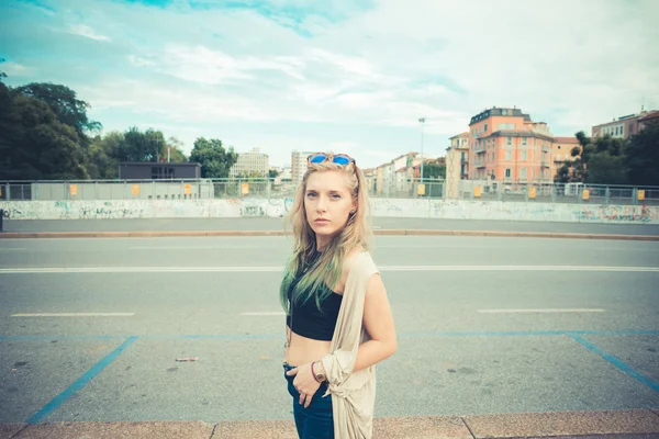 Beautiful young blonde hair woman hipster — Stock Photo, Image