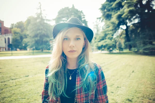 Beautiful young blonde hair woman hipster — Stock Photo, Image