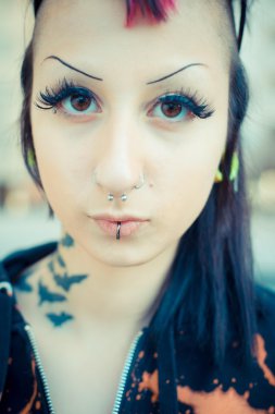 genç güzel punk karanlık kız