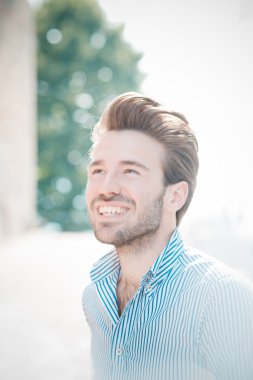 genç yakışıklı hipster modern adam açık