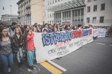 10 Ekim 2014 Milano'da düzenlenen öğrenciler tezahürü