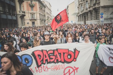 10 Ekim 2014 Milano'da düzenlenen öğrenciler tezahürü