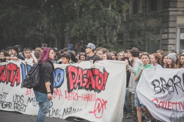 10 Ekim 2014 Milano'da düzenlenen öğrenciler tezahürü