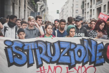 10 Ekim 2014 Milano'da düzenlenen öğrenciler tezahürü