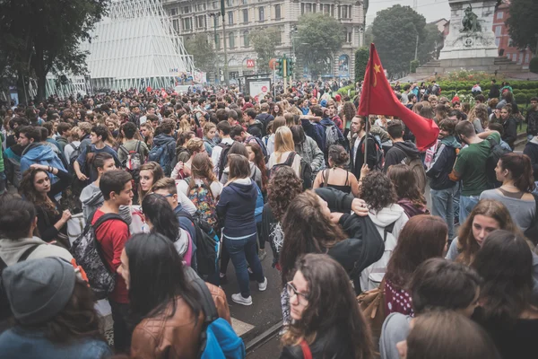 Manifestacja studentów w Mediolanie odbyła się 10 października 2014 roku — Zdjęcie stockowe