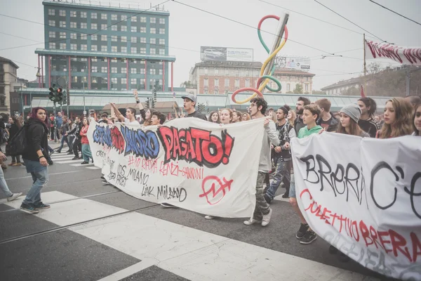 10 Ekim 2014 Milano'da düzenlenen öğrenciler tezahürü — Stok fotoğraf