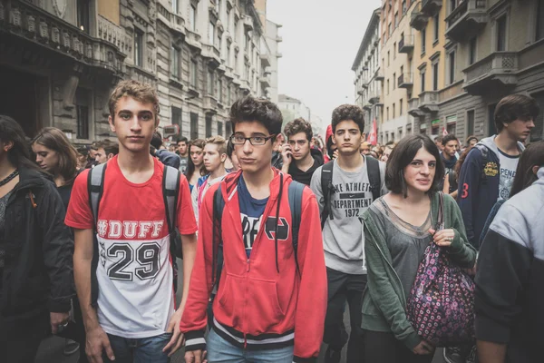 Studenten manifestatie gehouden in Milaan op 10 oktober 2014 — Stockfoto