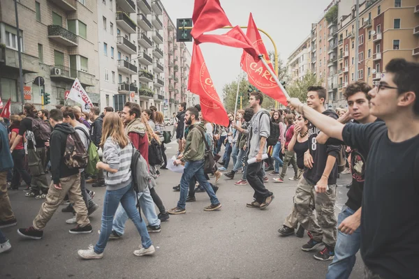 10 Ekim 2014 Milano'da düzenlenen öğrenciler tezahürü