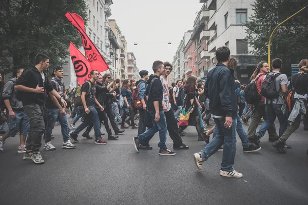 2014 년 10 10 월 밀라노에서 열린 학생 형상 — 스톡 사진