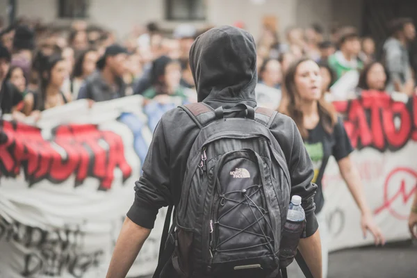 10 Ekim 2014 Milano'da düzenlenen öğrenciler tezahürü — Stok fotoğraf