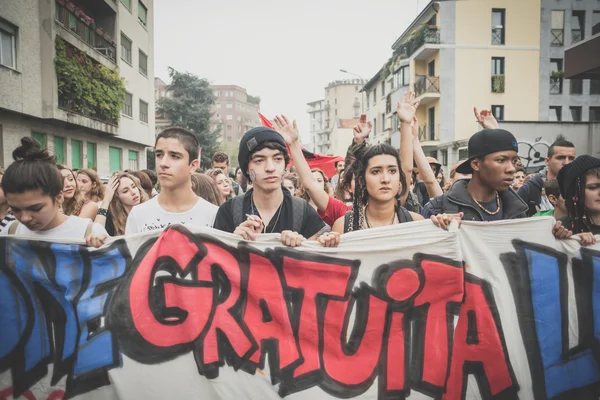 Manifestação estudantil realizada em Milão em 10 de outubro de 2014 — Fotografia de Stock