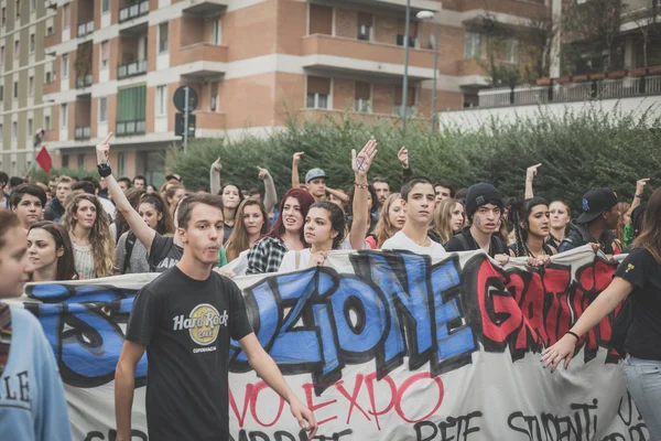 10 Ekim 2014 Milano'da düzenlenen öğrenciler tezahürü — Stok fotoğraf