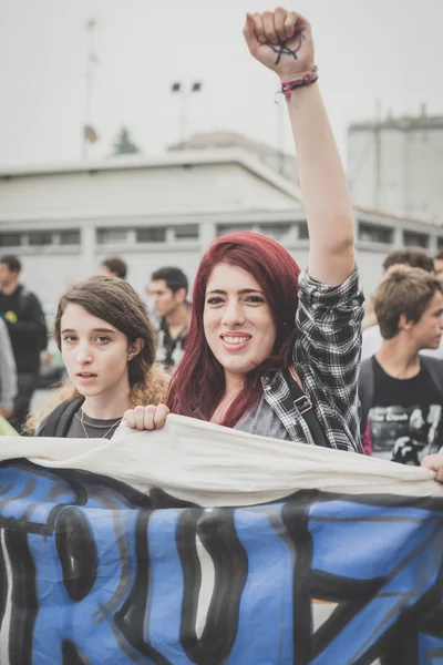 Manifestazione studentesca tenutasi a Milano il 10 ottobre 2014 — Foto Stock