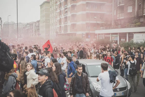 Manifestação estudantil realizada em Milão em 10 de outubro de 2014 — Fotografia de Stock