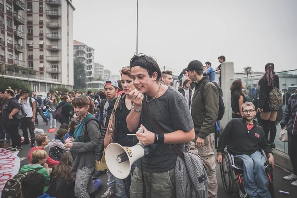 Studenten manifestatie gehouden in Milaan op 10 oktober 2014 — Stockfoto