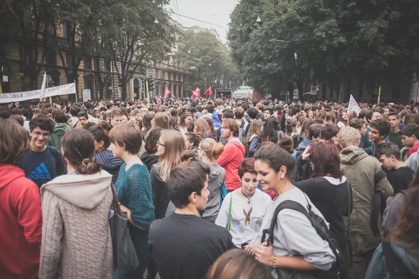 Manifestacja studentów w Mediolanie odbyła się 10 października 2014 roku — Zdjęcie stockowe