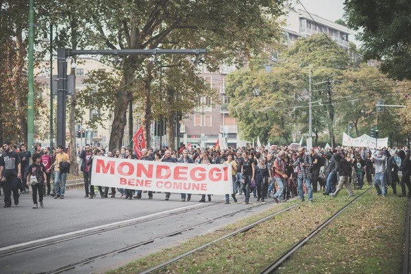 2014 年 10 月 11 日にミラノで開催されるない博覧会デモ — ストック写真