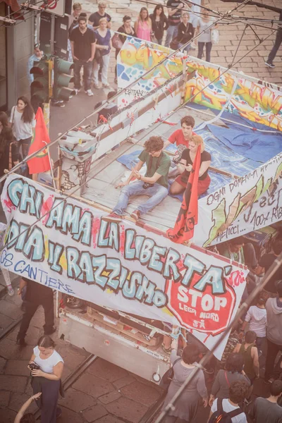 Manifestation tenue à Milan le 18 octobre 2014 — Photo
