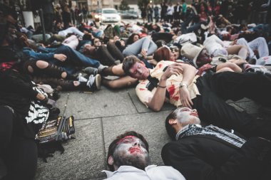 25 Ekim 2014 Milano'da düzenlenen zombi geçit töreni