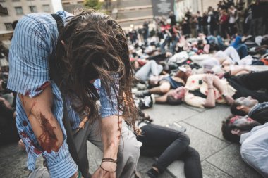 25 Ekim 2014 Milano'da düzenlenen zombi geçit töreni