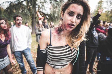 25 Ekim 2014 Milano'da düzenlenen zombi geçit töreni