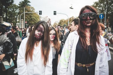 25 Ekim 2014 Milano'da düzenlenen zombi geçit töreni