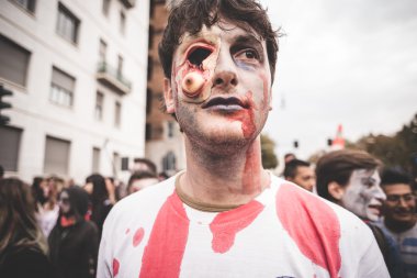 25 Ekim 2014 Milano'da düzenlenen zombi geçit töreni