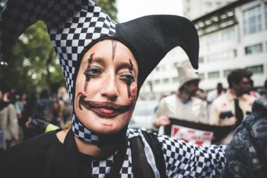 25 Ekim 2014 Milano'da düzenlenen zombi geçit töreni