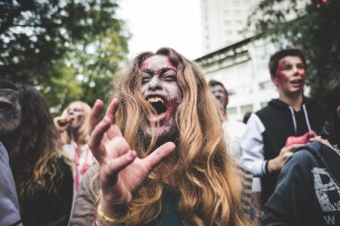 25 Ekim 2014 Milano'da düzenlenen zombi geçit töreni