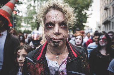 25 Ekim 2014 Milano'da düzenlenen zombi geçit töreni