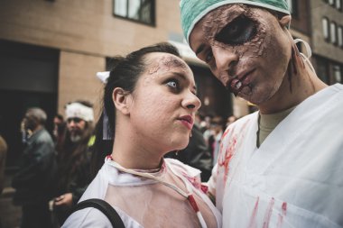 25 Ekim 2014 Milano'da düzenlenen zombi geçit töreni