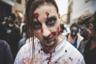 25 Ekim 2014 Milano'da düzenlenen zombi geçit töreni