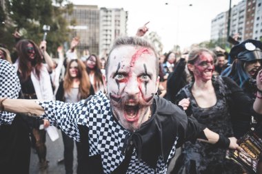 25 Ekim 2014 Milano'da düzenlenen zombi geçit töreni