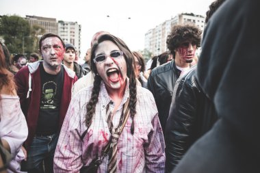 25 Ekim 2014 Milano'da düzenlenen zombi geçit töreni