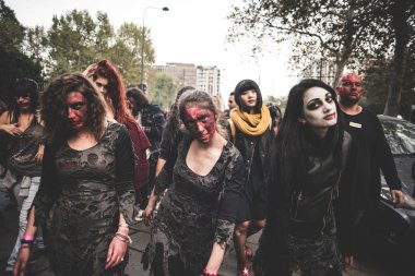 25 Ekim 2014 Milano'da düzenlenen zombi geçit töreni