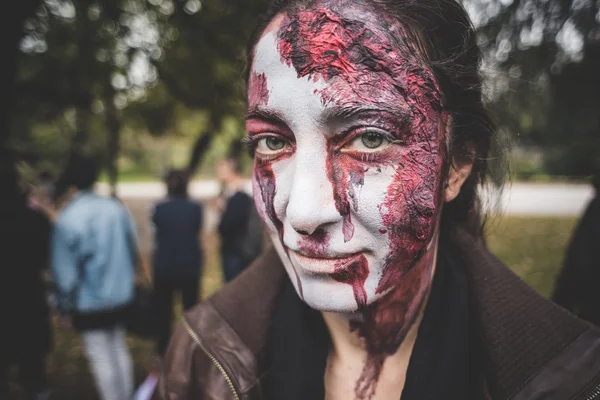 Zombies parade held in Milan october 25, 2014 — Stock Photo, Image