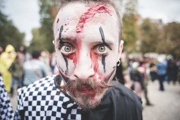 Zombies parade held in Milan october 25, 2014 — Stock Photo, Image