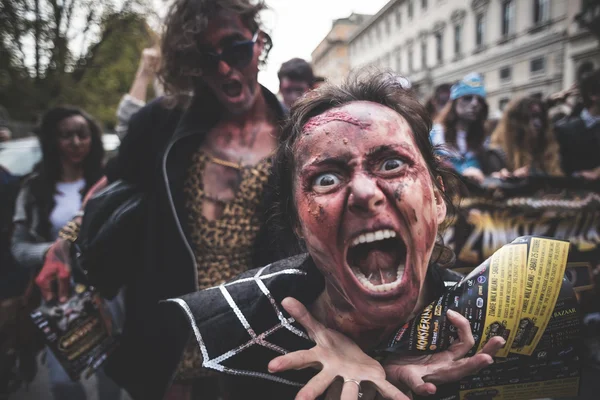 25 Ekim 2014 Milano'da düzenlenen zombi geçit töreni
