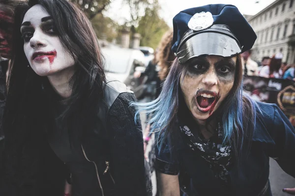 Desfile de zombies celebrado en Milán octubre 25, 2014 —  Fotos de Stock