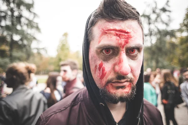 Zombies parade held in Milan october 25, 2014 — Stock Photo, Image